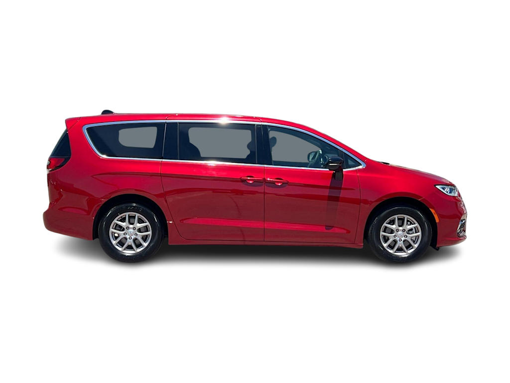 Thumbnail: 2025 Chrysler Pacifica - 19