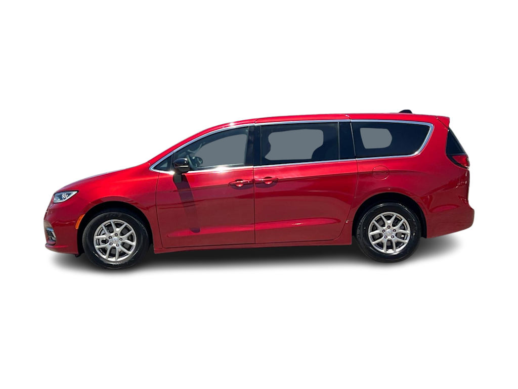 Thumbnail: 2025 Chrysler Pacifica - 3