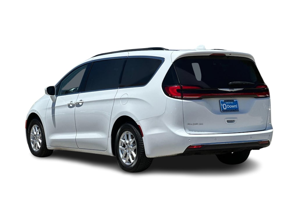 Thumbnail: 2022 Chrysler Pacifica - 4