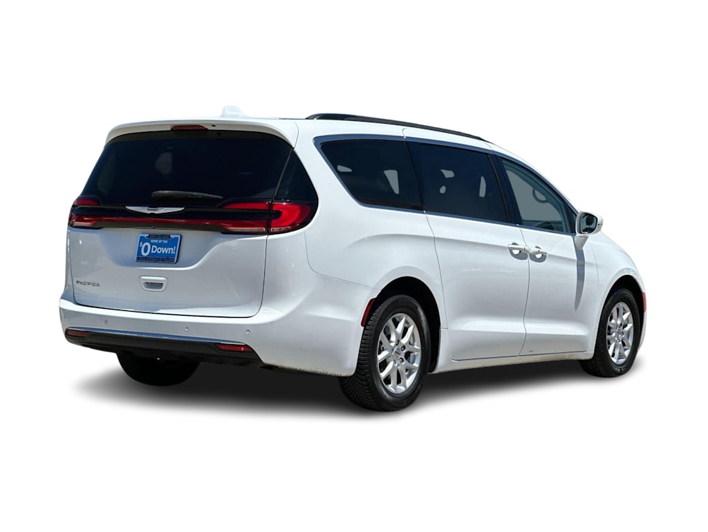 Thumbnail: 2022 Chrysler Pacifica - 17