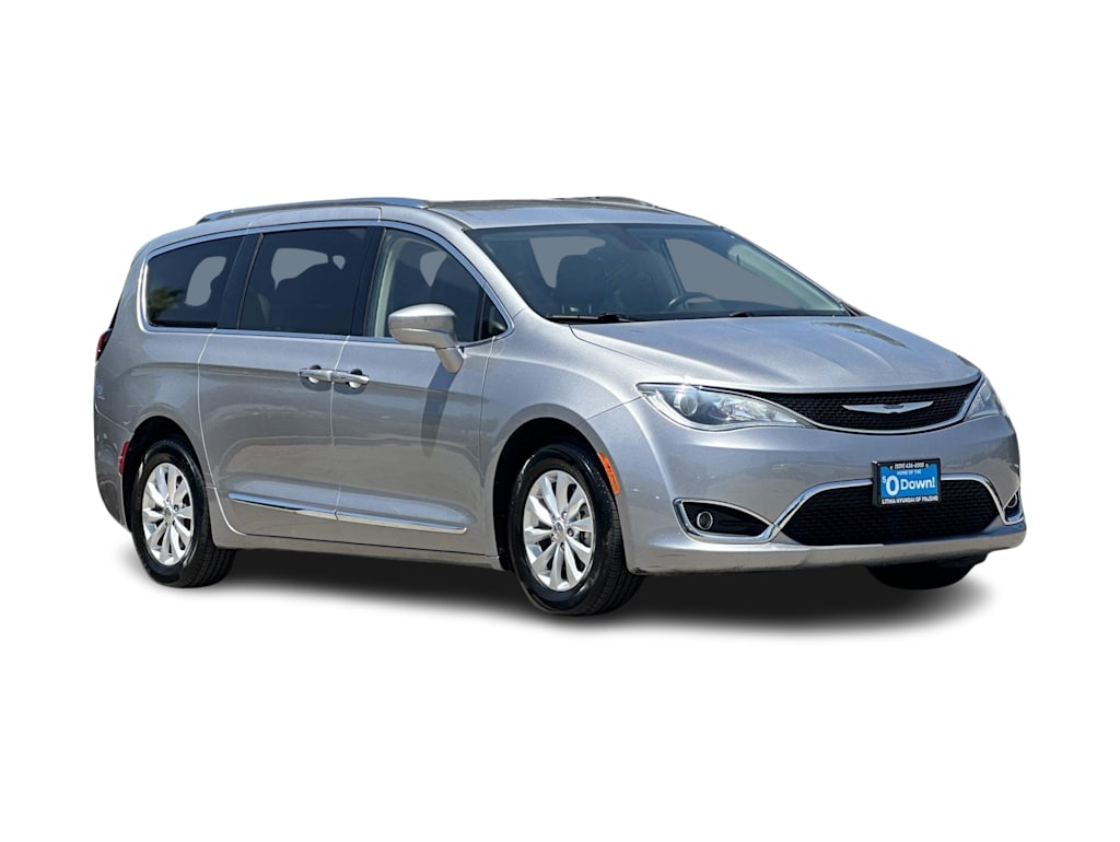 Thumbnail: 2019 Chrysler Pacifica - 19