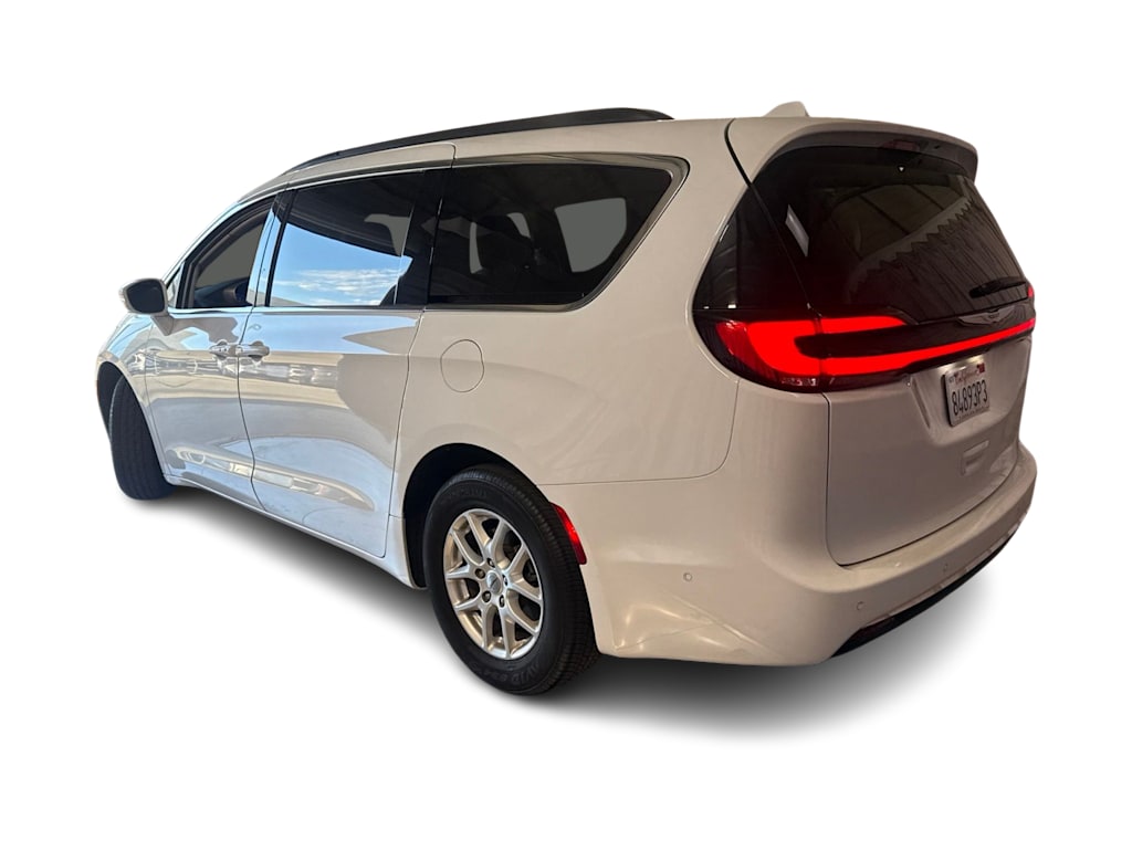 Thumbnail: 2022 Chrysler Pacifica - 4