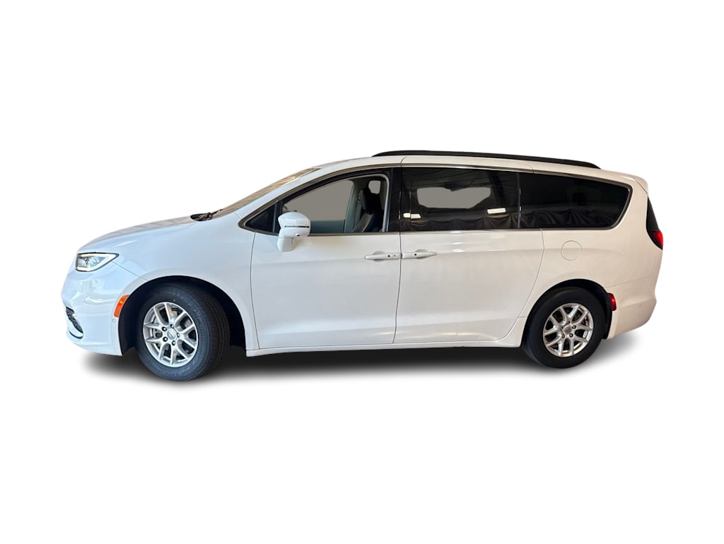 Thumbnail: 2022 Chrysler Pacifica - 3