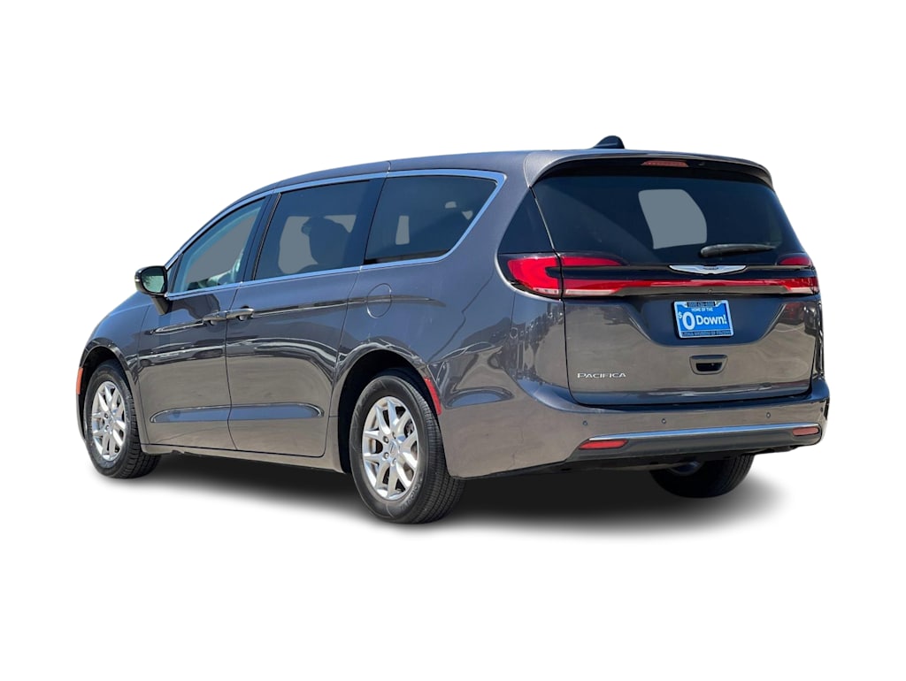 Thumbnail: 2023 Chrysler Pacifica - 4