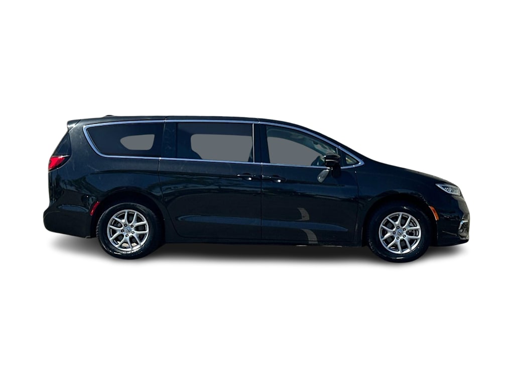 Thumbnail: 2024 Chrysler Pacifica - 19
