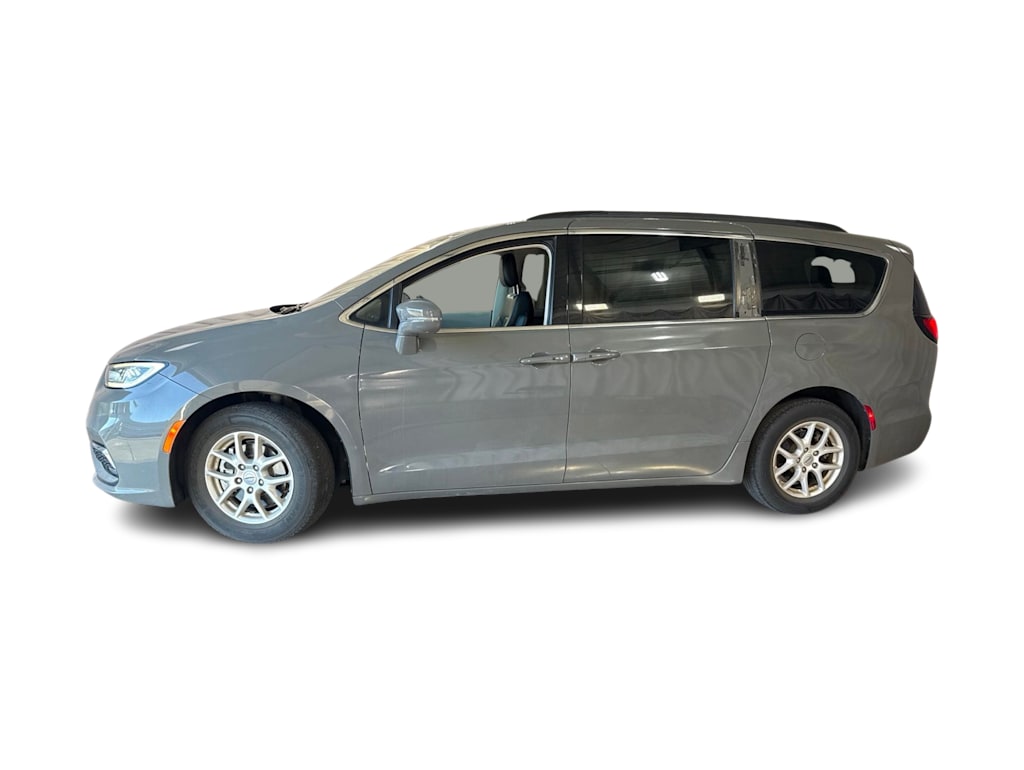 Thumbnail: 2022 Chrysler Pacifica - 3