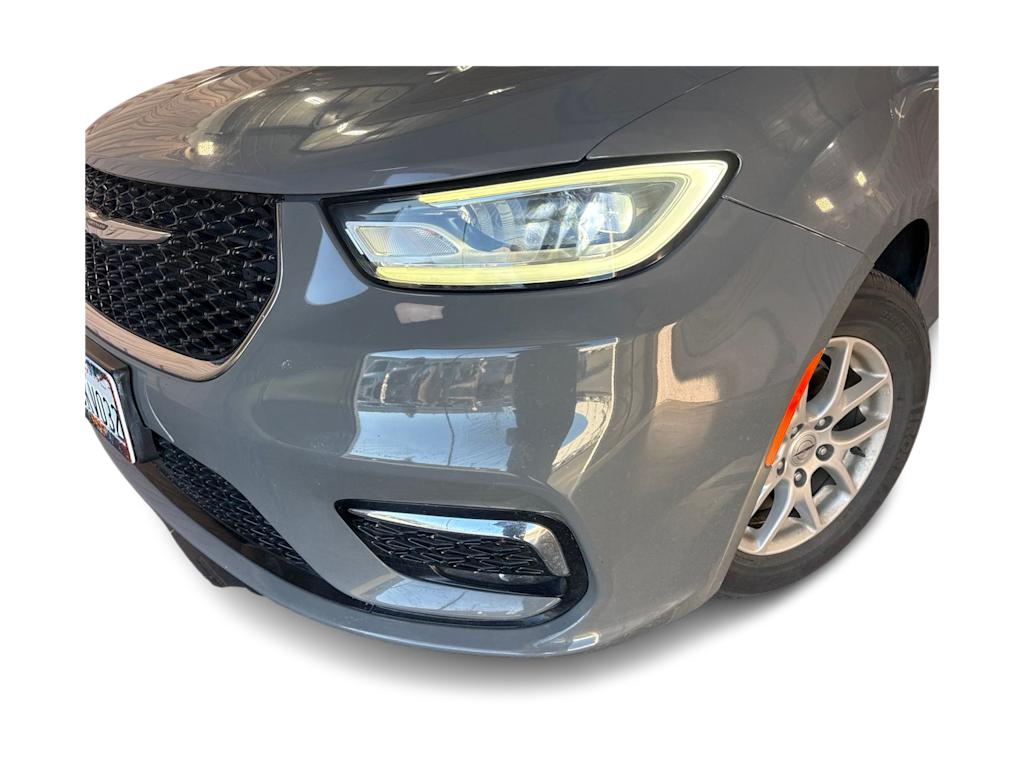 Thumbnail: 2022 Chrysler Pacifica - 20