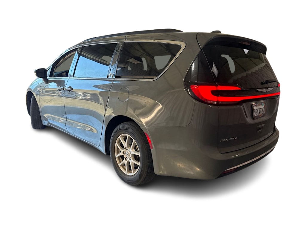 Thumbnail: 2022 Chrysler Pacifica - 4