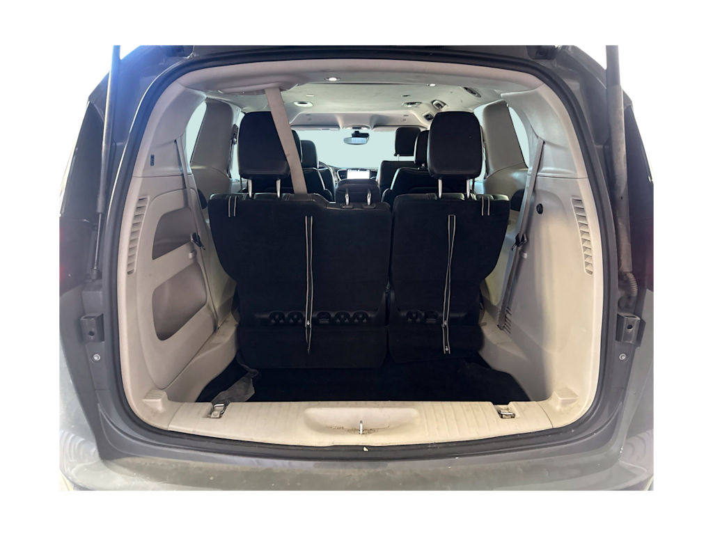 Thumbnail: 2022 Chrysler Pacifica - 14