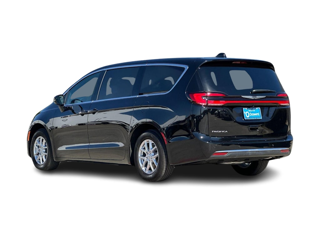 Thumbnail: 2026 Chrysler Pacifica - 4