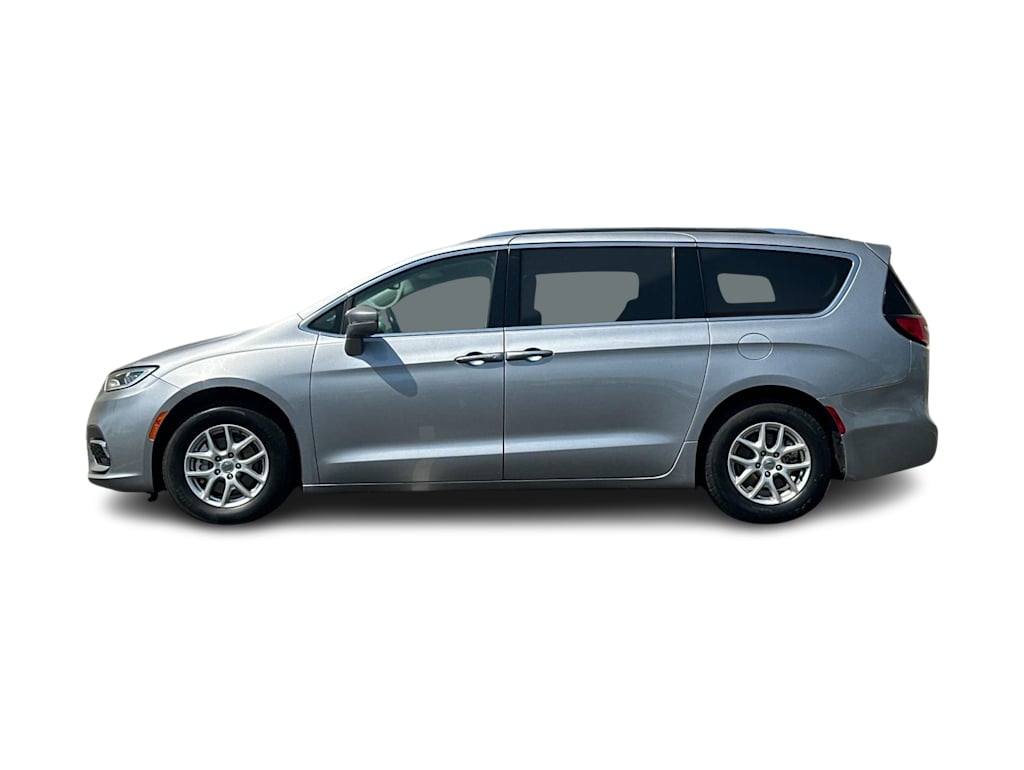 Thumbnail: 2021 Chrysler Pacifica - 3