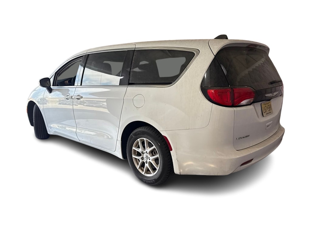 Thumbnail: 2023 Chrysler Voyager - 4