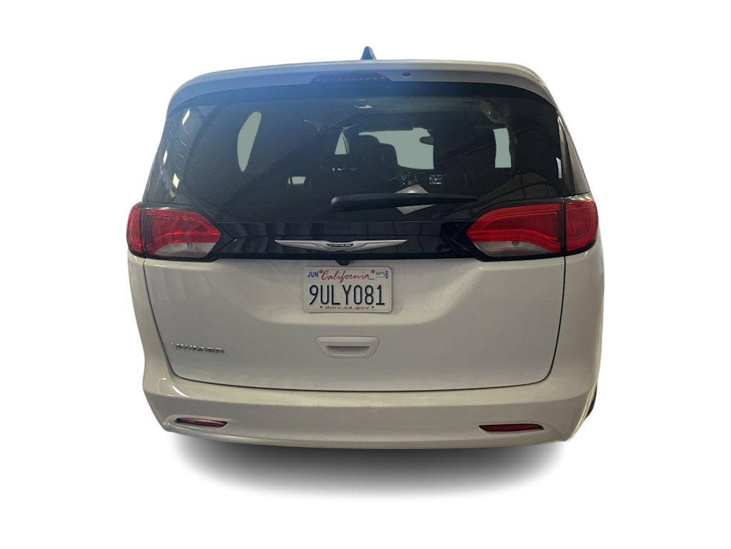 Thumbnail: 2023 Chrysler Voyager - 4