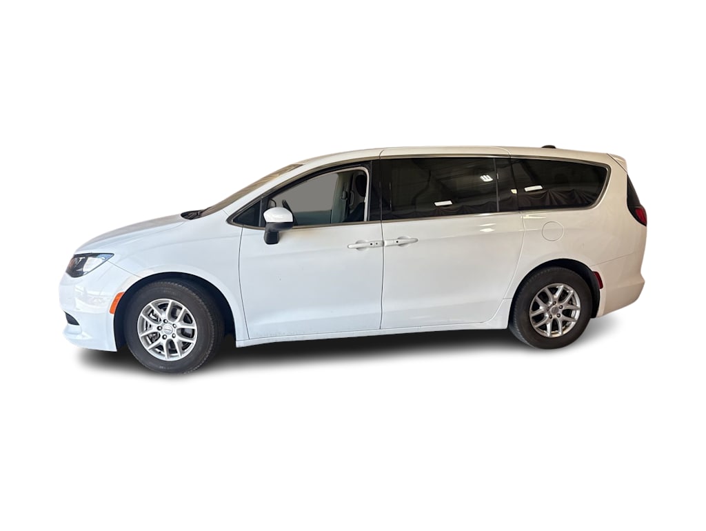 Thumbnail: 2023 Chrysler Voyager - 2