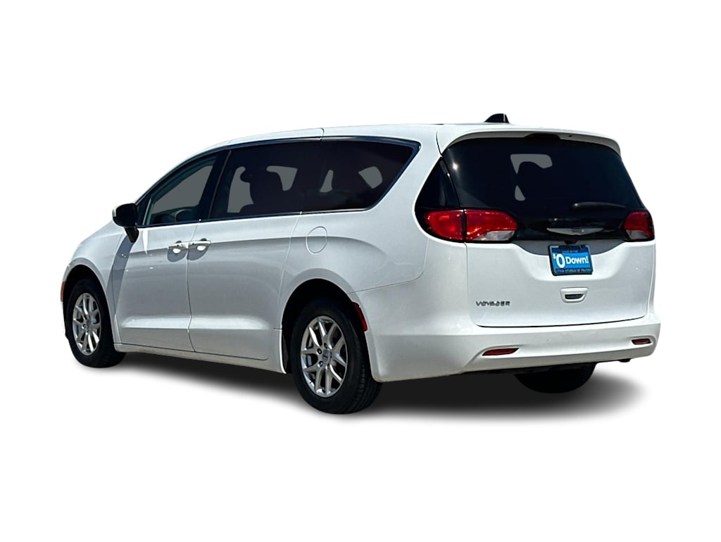 Thumbnail: 2023 Chrysler Voyager - 4