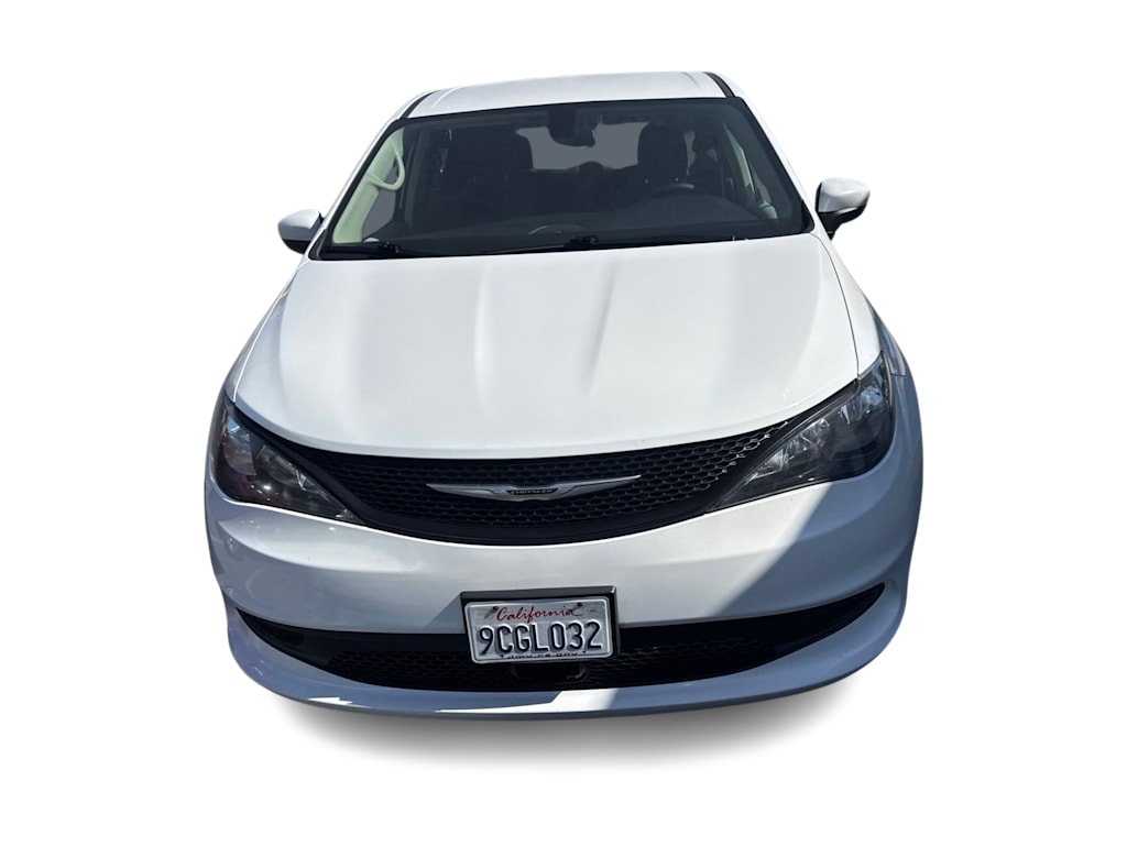 Thumbnail: 2022 Chrysler Voyager - 6