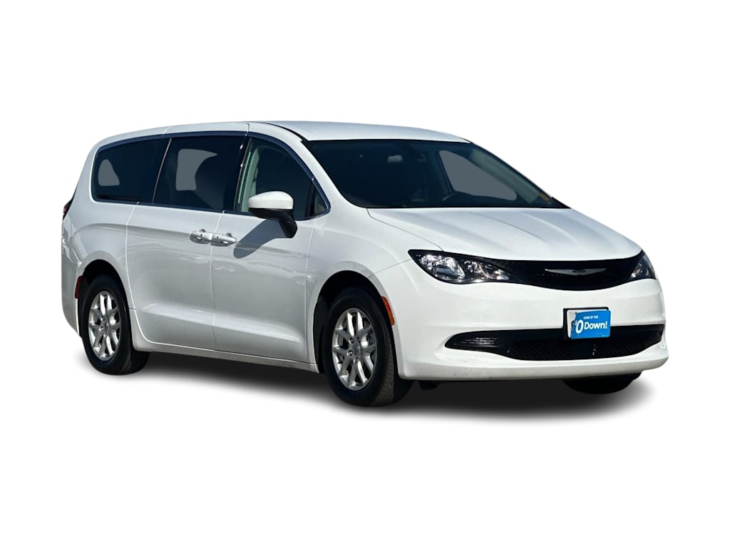 Thumbnail: 2022 Chrysler Voyager - 18