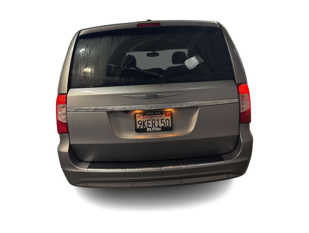 Thumbnail: 2016 Chrysler Town & Country - 4