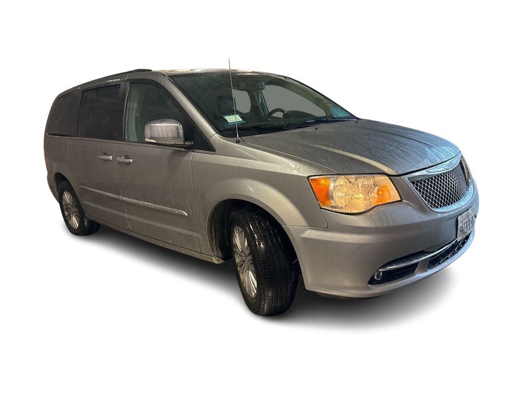 Thumbnail: 2016 Chrysler Town & Country - 13