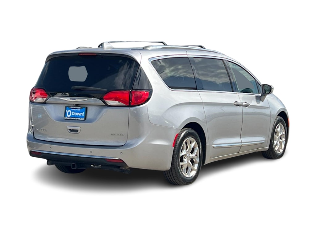 Thumbnail: 2018 Chrysler Pacifica - 18