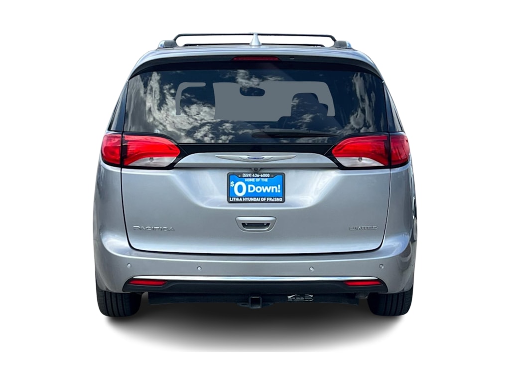 Thumbnail: 2018 Chrysler Pacifica - 5