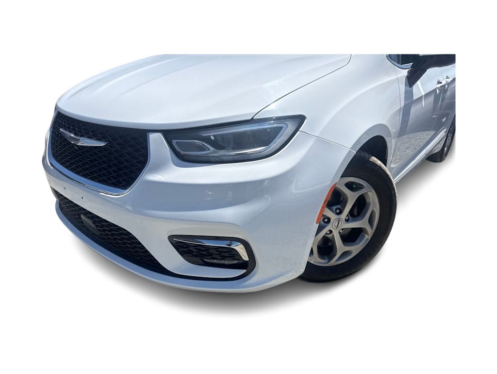 Thumbnail: 2023 Chrysler Pacifica - 17