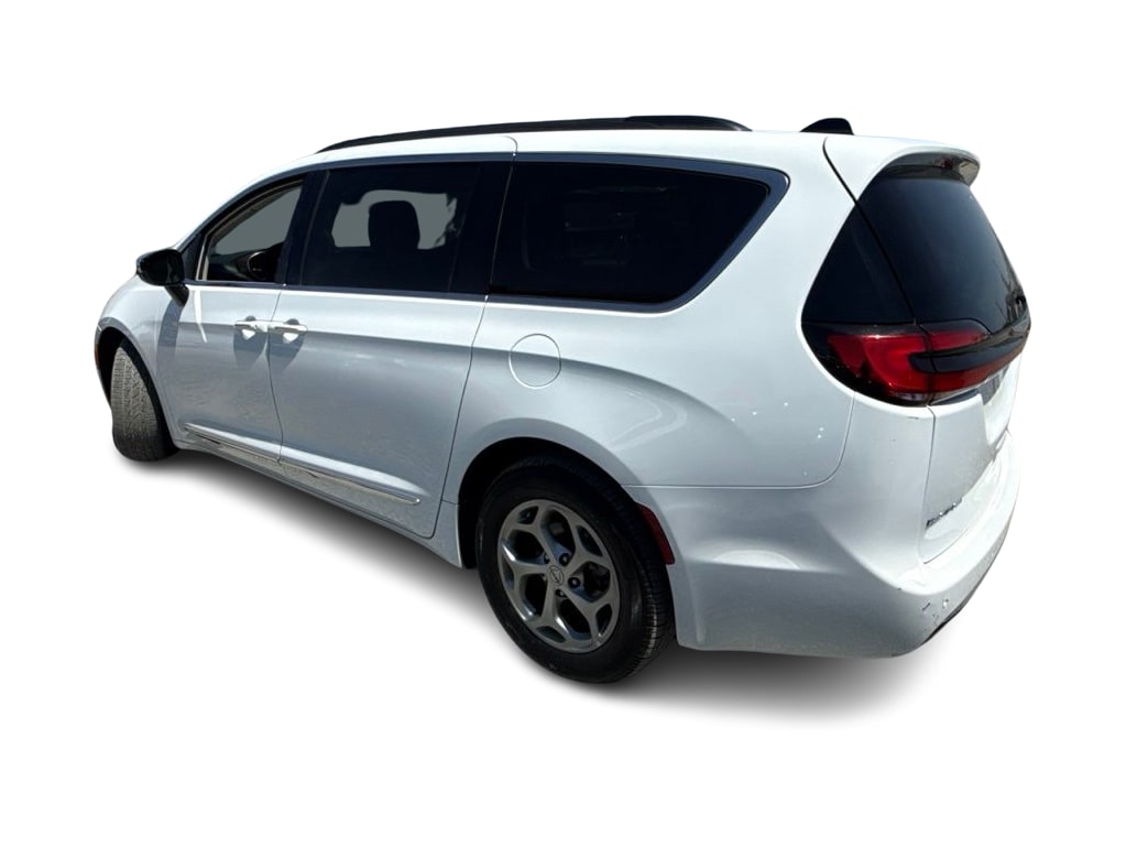 Thumbnail: 2023 Chrysler Pacifica - 4