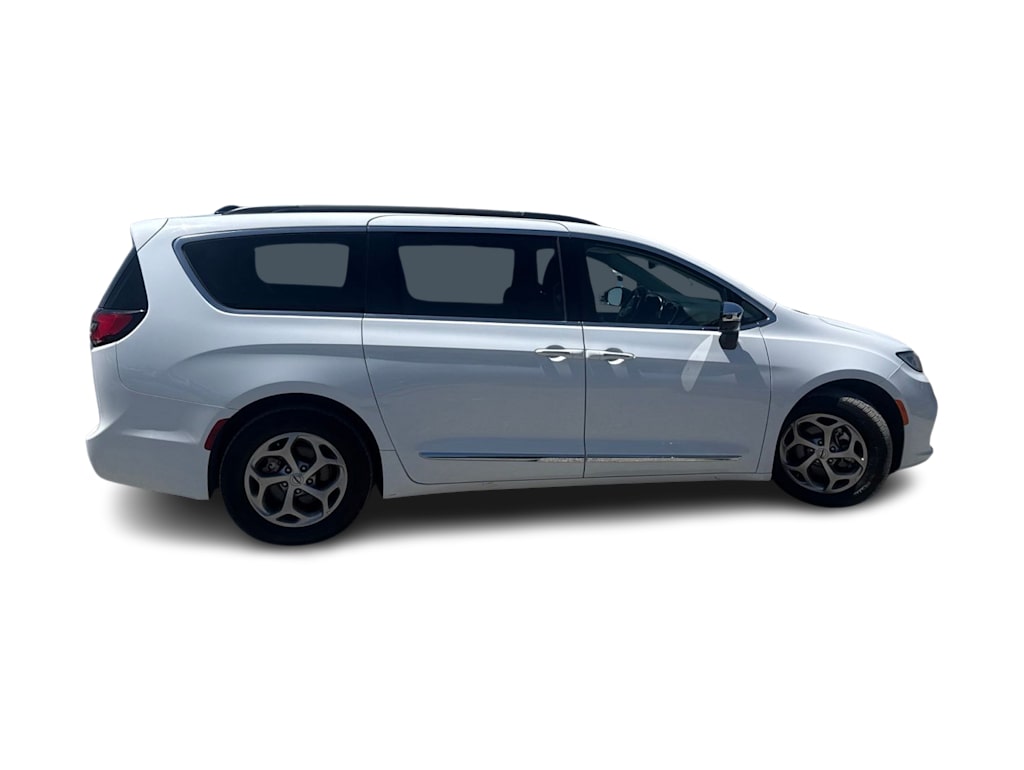 Thumbnail: 2023 Chrysler Pacifica - 15