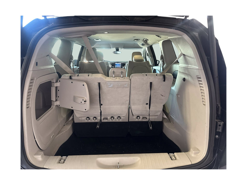 Thumbnail: 2018 Chrysler Pacifica - 26