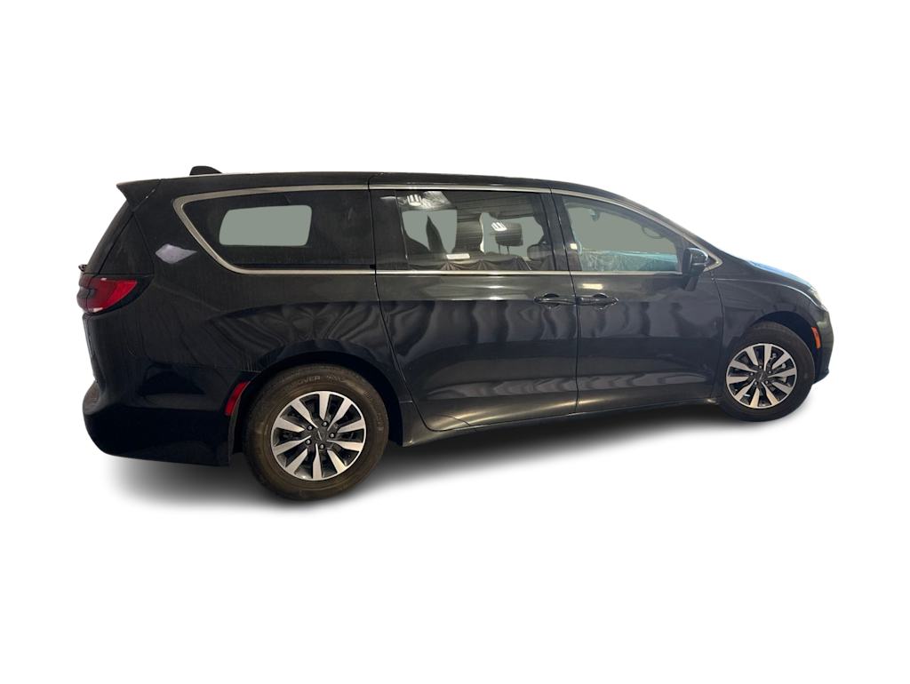 Thumbnail: 2023 Chrysler Pacifica - 14