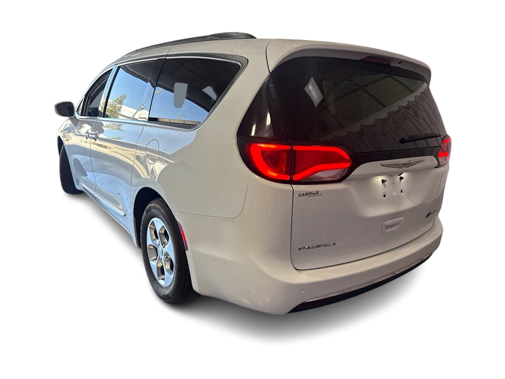 Thumbnail: 2018 Chrysler Pacifica - 4