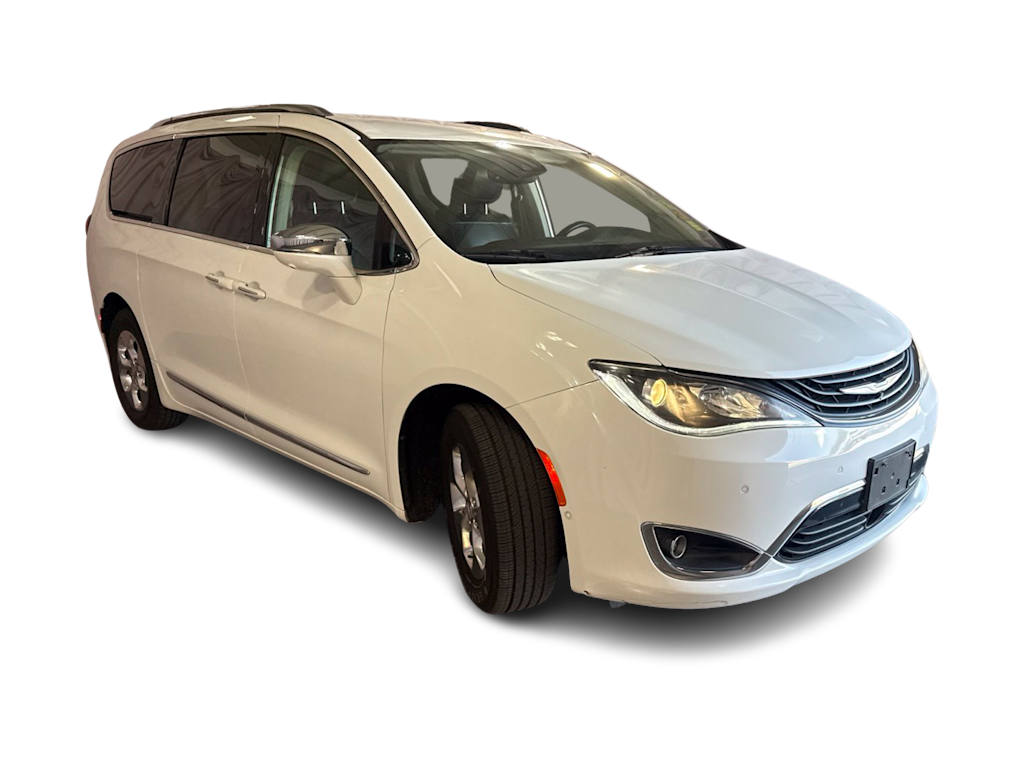Thumbnail: 2018 Chrysler Pacifica - 15