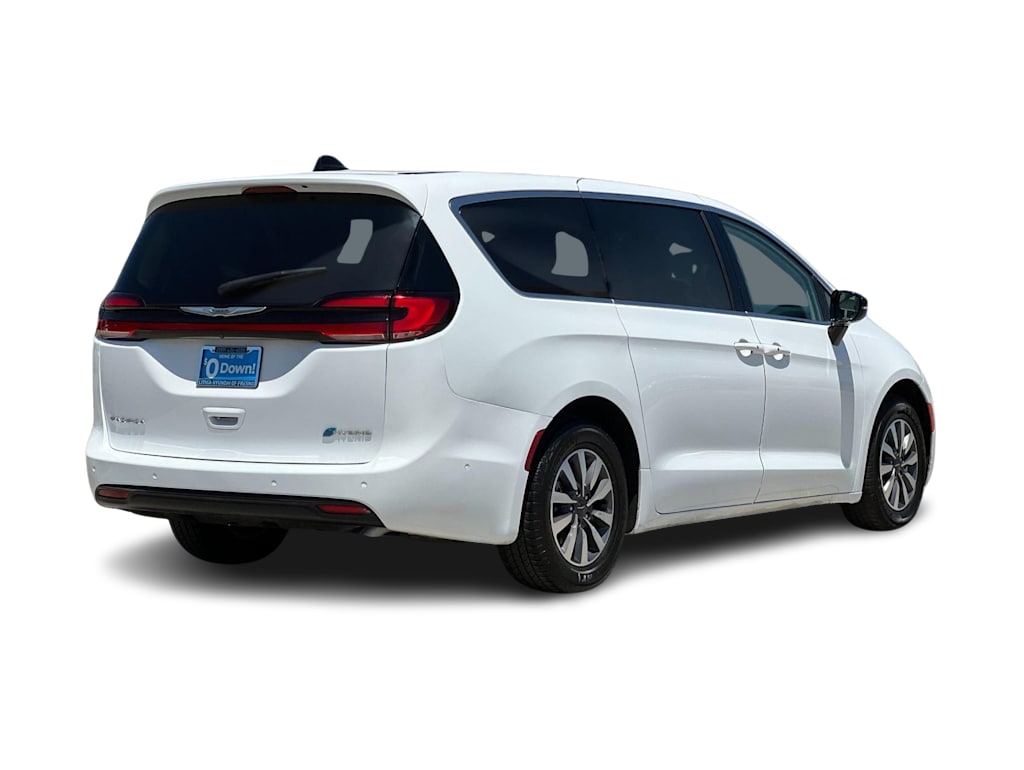 Thumbnail: 2024 Chrysler Pacifica - 18