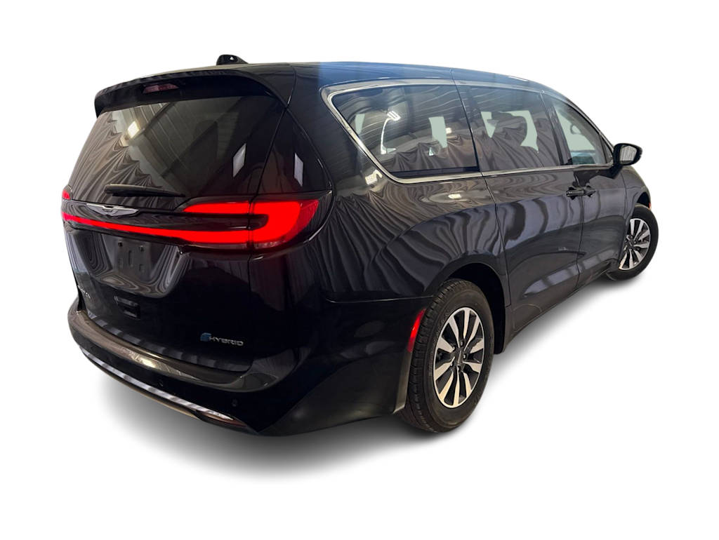 Thumbnail: 2024 Chrysler Pacifica - 17