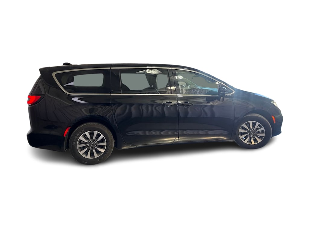 Thumbnail: 2024 Chrysler Pacifica - 16