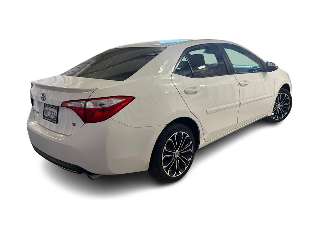 Thumbnail: 2015 Toyota Corolla - 16