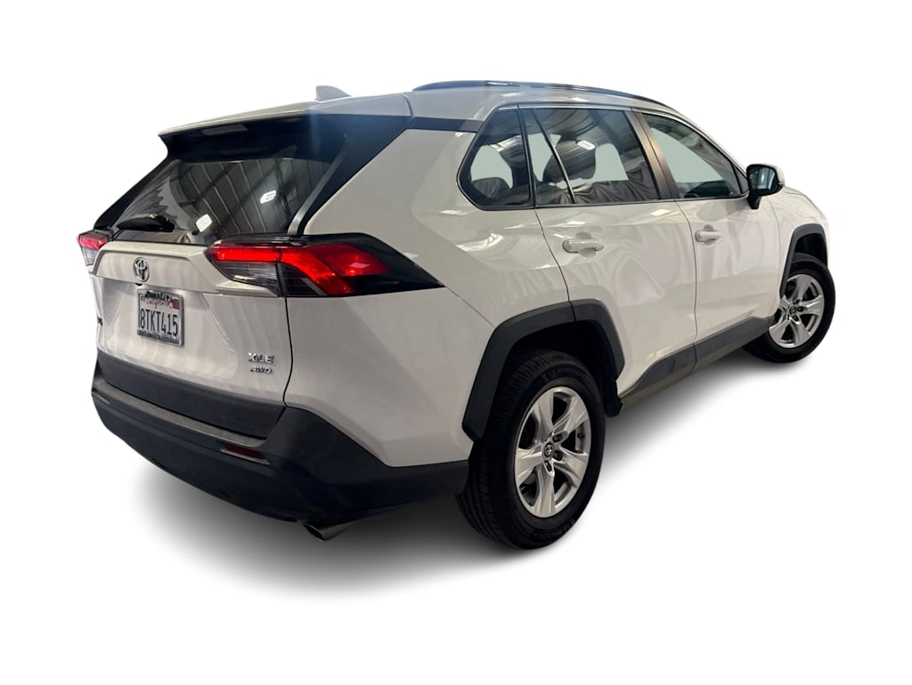 Thumbnail: 2019 Toyota RAV4 - 16