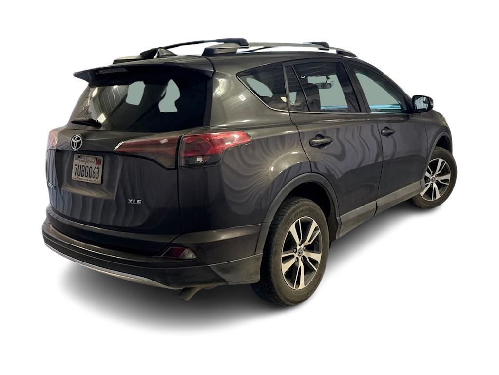 Thumbnail: 2016 Toyota RAV4 - 16