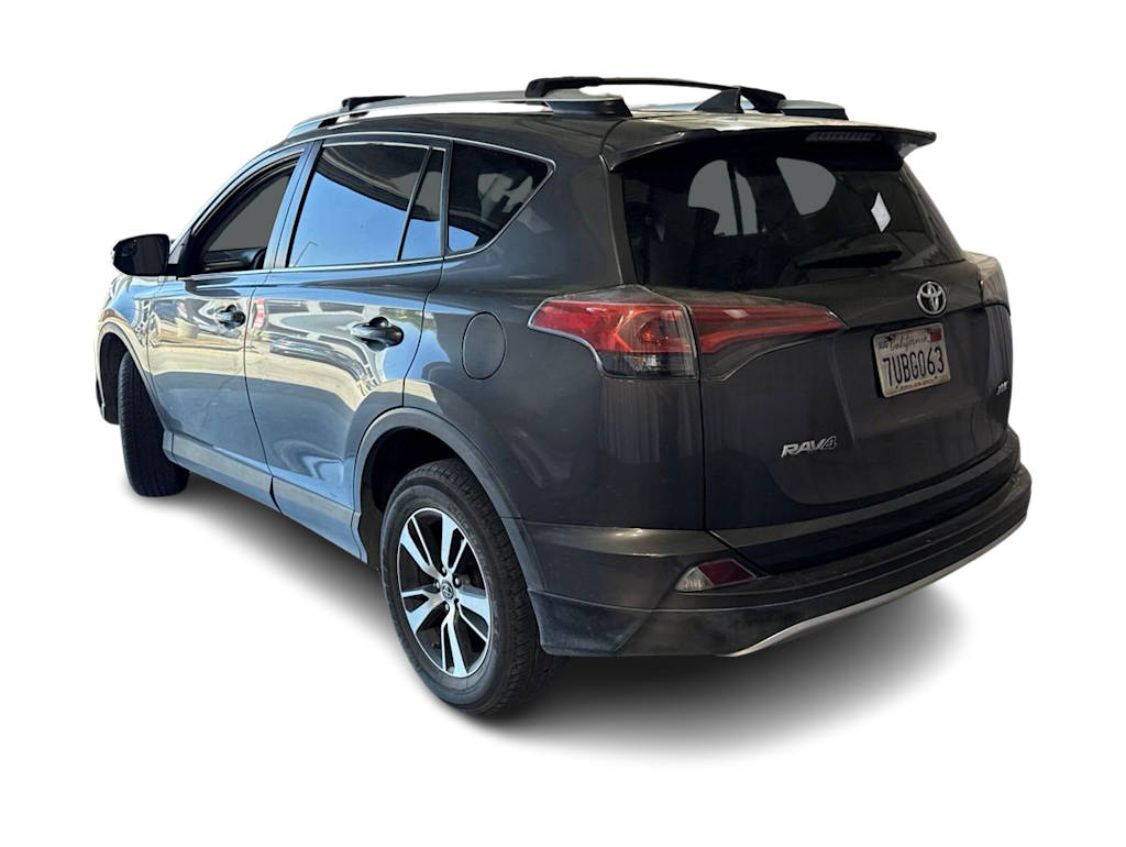 Thumbnail: 2016 Toyota RAV4 - 3