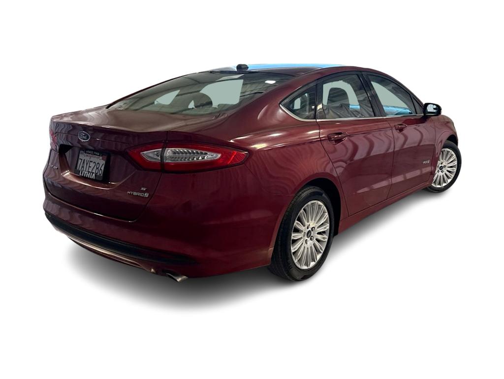 Thumbnail: 2013 Ford Fusion - 16