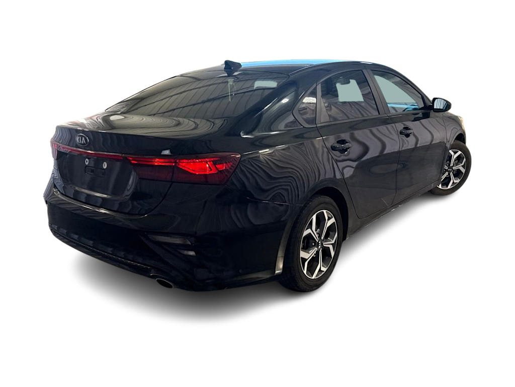 Thumbnail: 2021 Kia Forte - 17