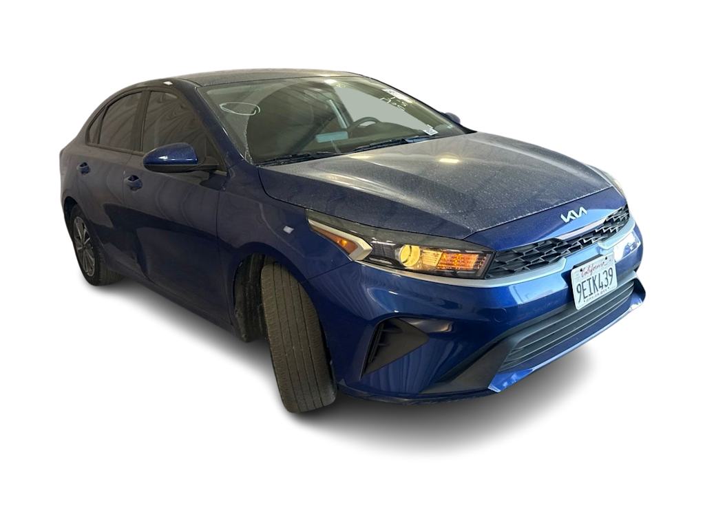 Thumbnail: 2023 Kia Forte - 11