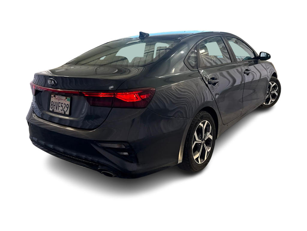 Thumbnail: 2019 Kia Forte - 17