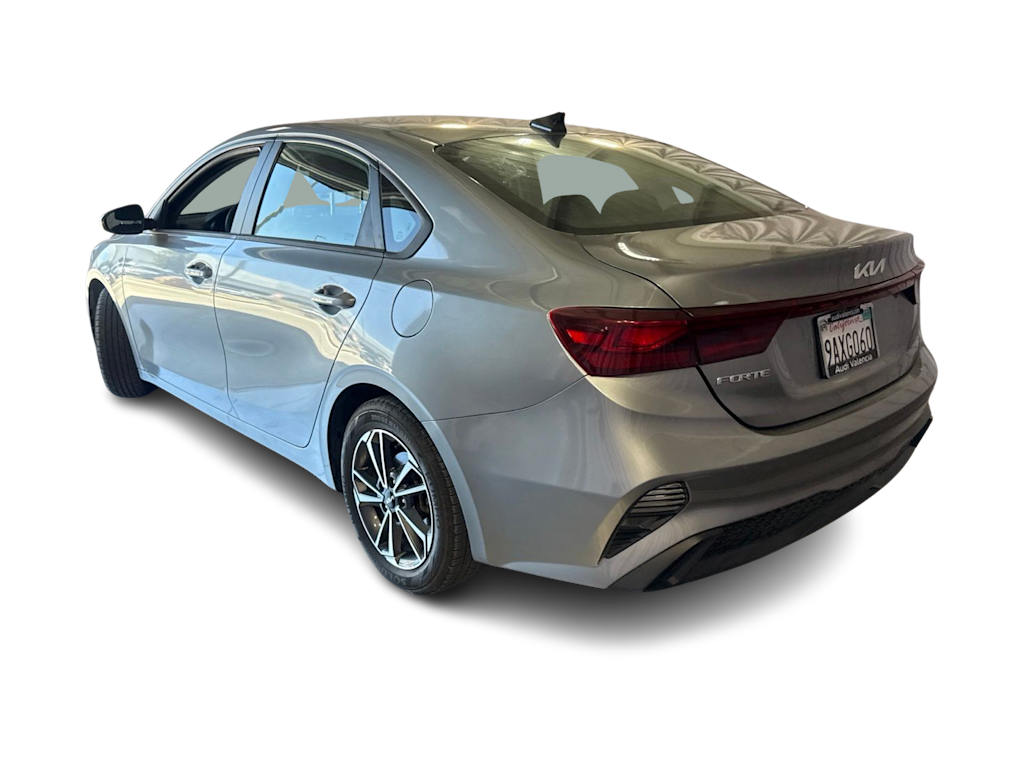 Thumbnail: 2022 Kia Forte - 3