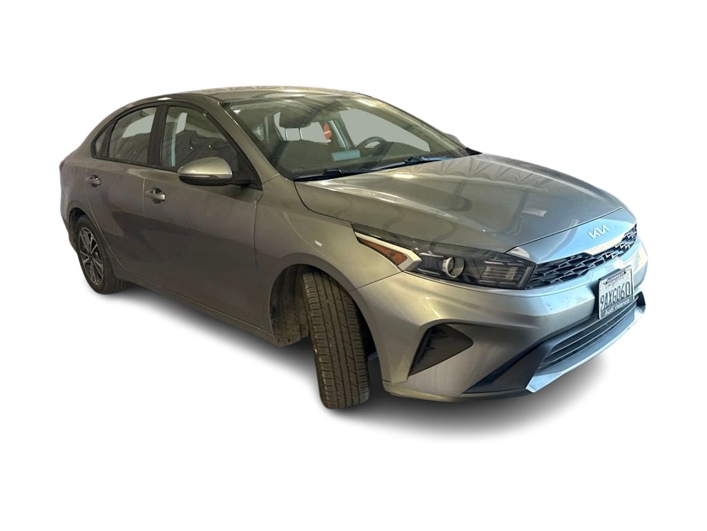 Thumbnail: 2022 Kia Forte - 4