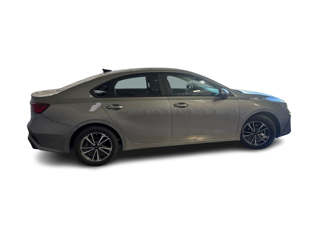 Thumbnail: 2022 Kia Forte - 2