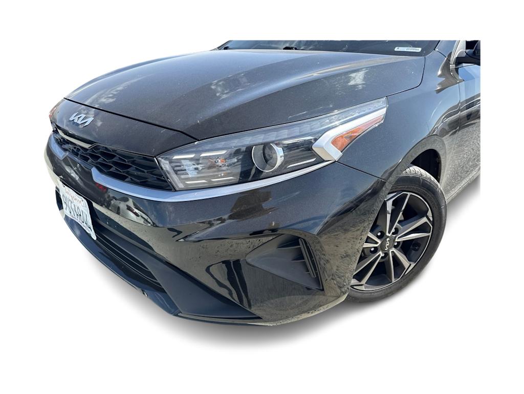 Thumbnail: 2023 Kia Forte - 18