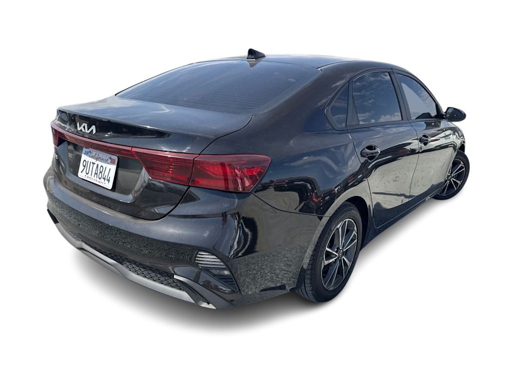 Thumbnail: 2023 Kia Forte - 17