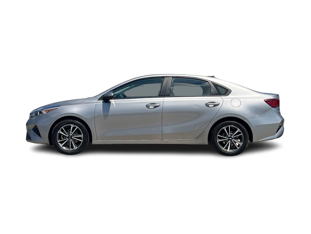 Thumbnail: 2023 Kia Forte - 3
