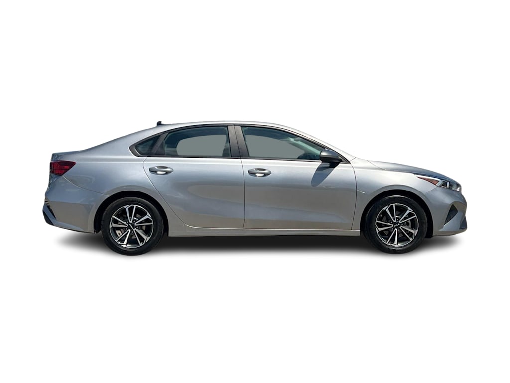 Thumbnail: 2023 Kia Forte - 21